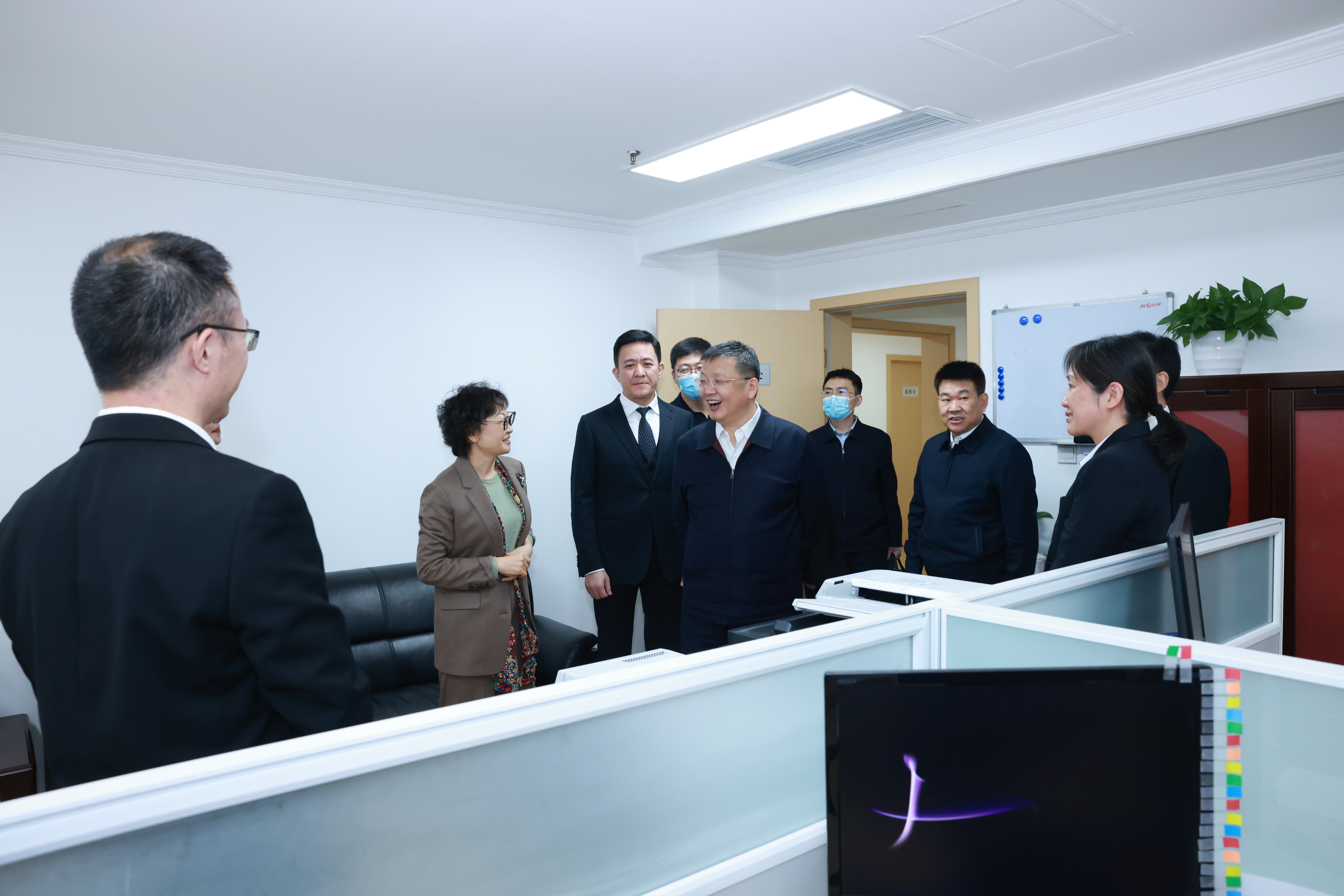 国家能源局主要负责同志赴四川能源365bet官网登录_365网络科技有限公司_s365国网公司健步走app办调研